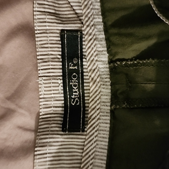 Green shorts - Picture 3 of 3